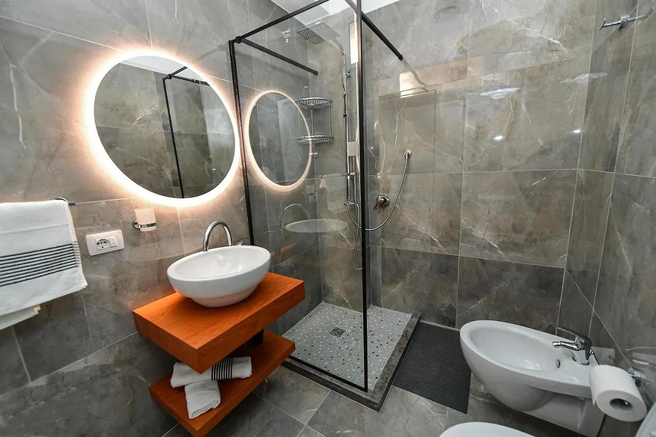 New Central Apartment Shkoder 0*,